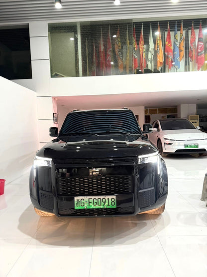 极石 2023款 极石01 尊享6座版 自动挡