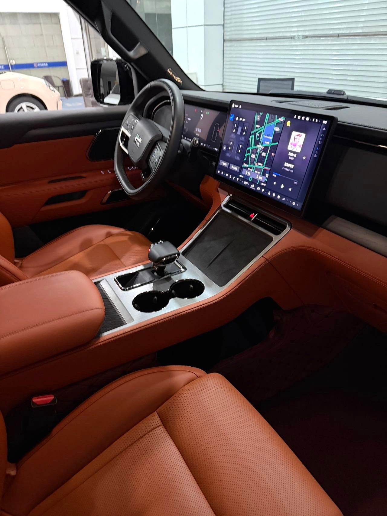 极石 2023款 极石01 尊享6座版 自动挡