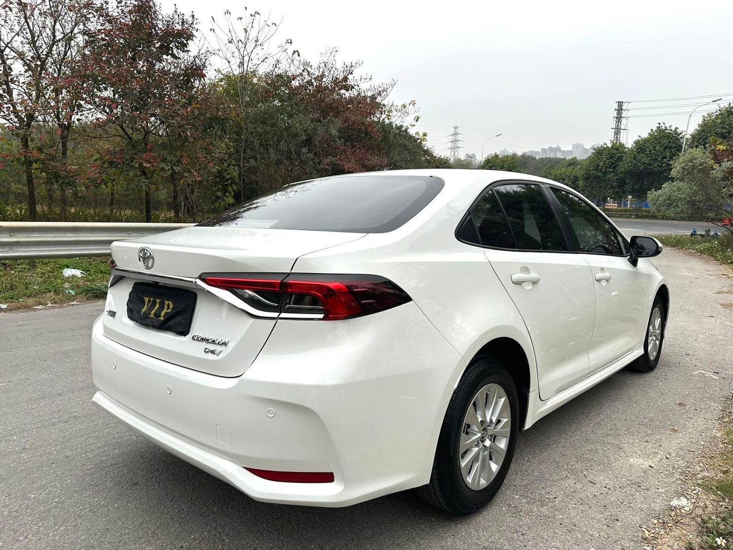 丰田 2019款 卡罗拉 1.2T 无级 GL-i精英版 自动挡