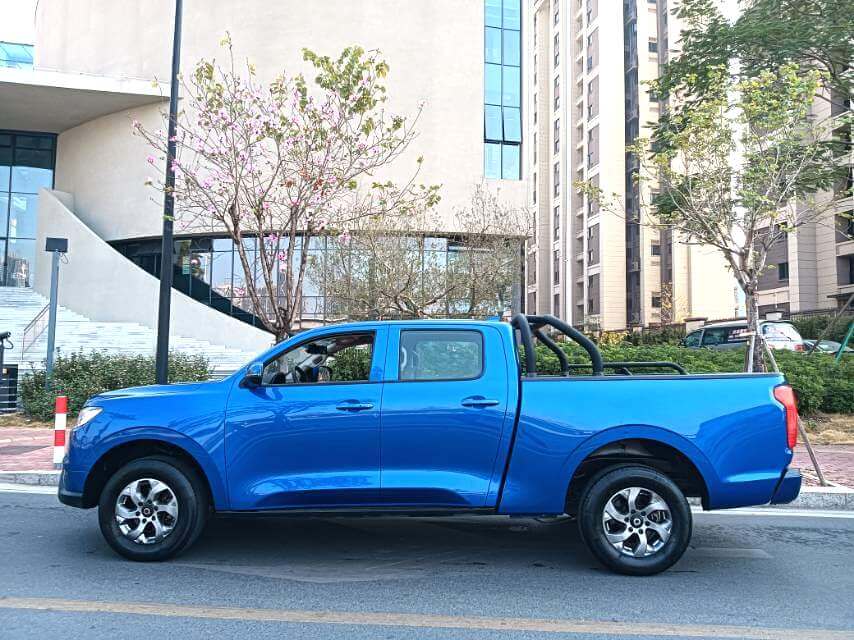 长城 2021款 炮 2.0T 商用版柴油两驱精英型长箱 手动挡