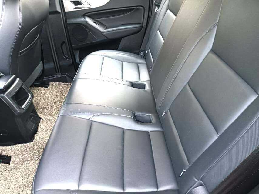 长城 2021款 炮 2.0T 商用版柴油两驱精英型长箱 手动挡