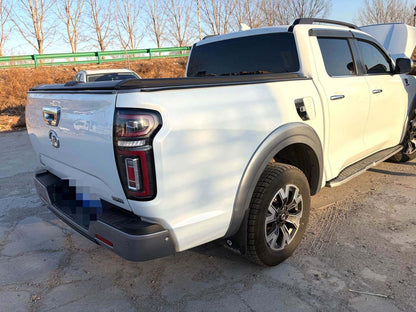 长城 2022款 炮 2.0T 乘用全球版柴油四驱尊享型标箱拖挂版 自动挡