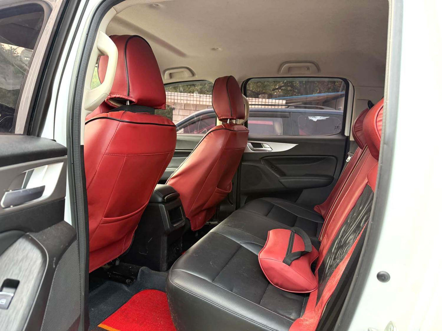 长城 2021款 炮 2.0T 商用版柴油四驱领航型长箱 手动挡